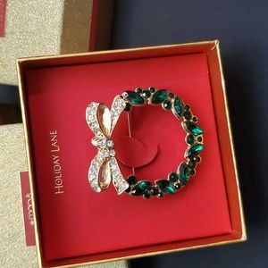 Holiday Lane Wreath Pin
